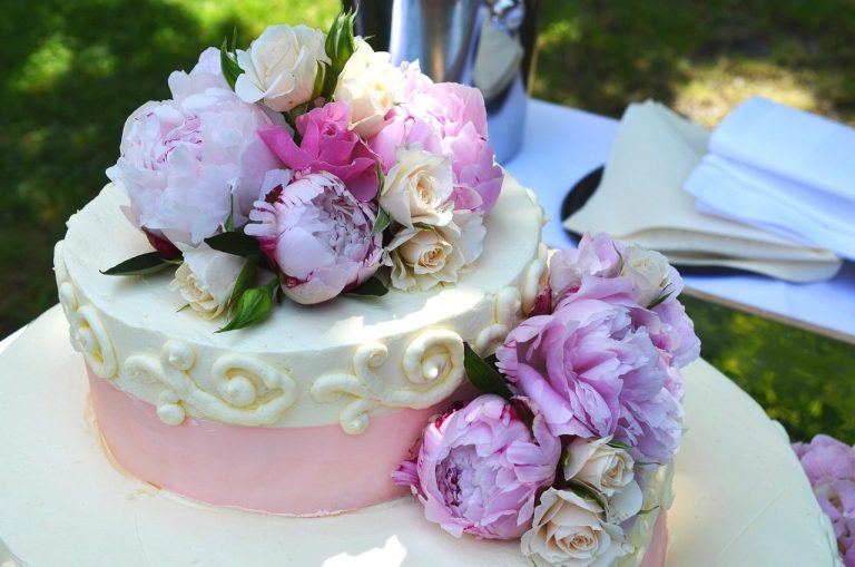 Three tiers of lemon and elderflower